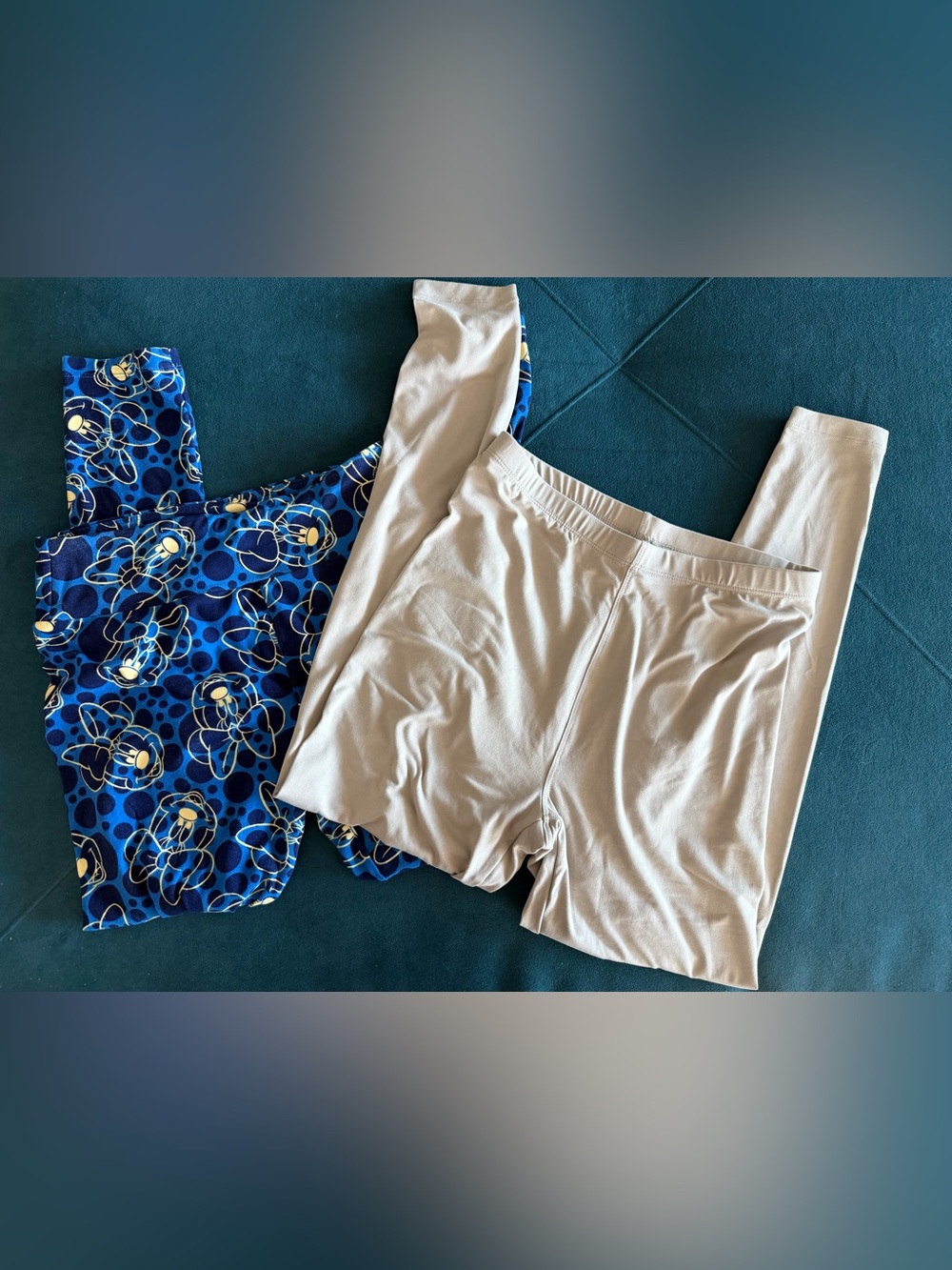 2 pair women’s Leggings